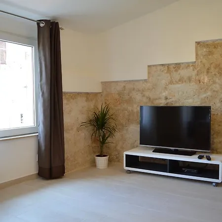 Adria Apartman *